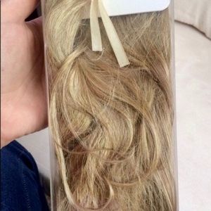 Jessica Simpson 23" hair extensions